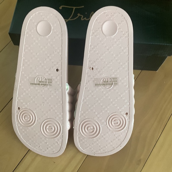 Trillium Marty pink tube slides size 9 - Picture 3 of 8